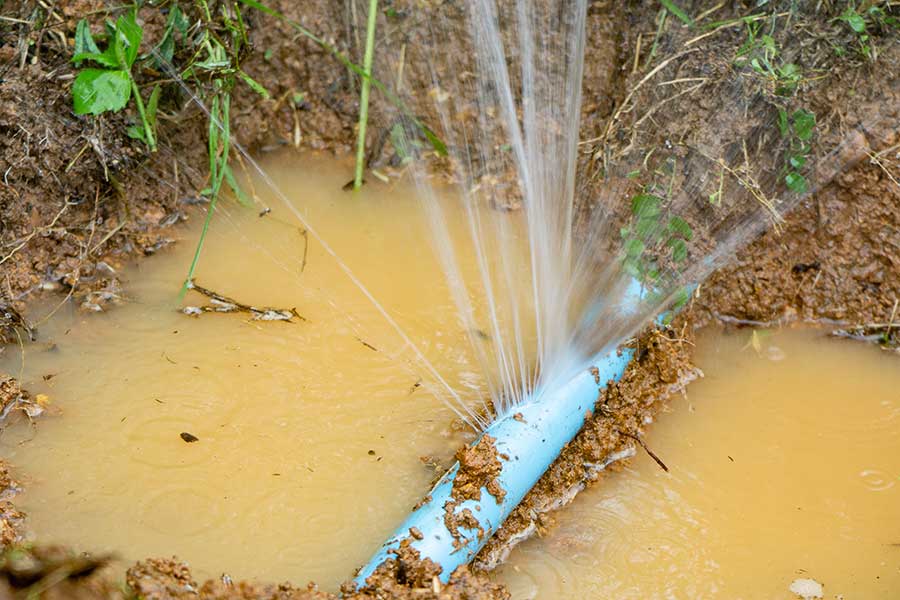 Burst drain pipe found during maintenance in Lake Oswego